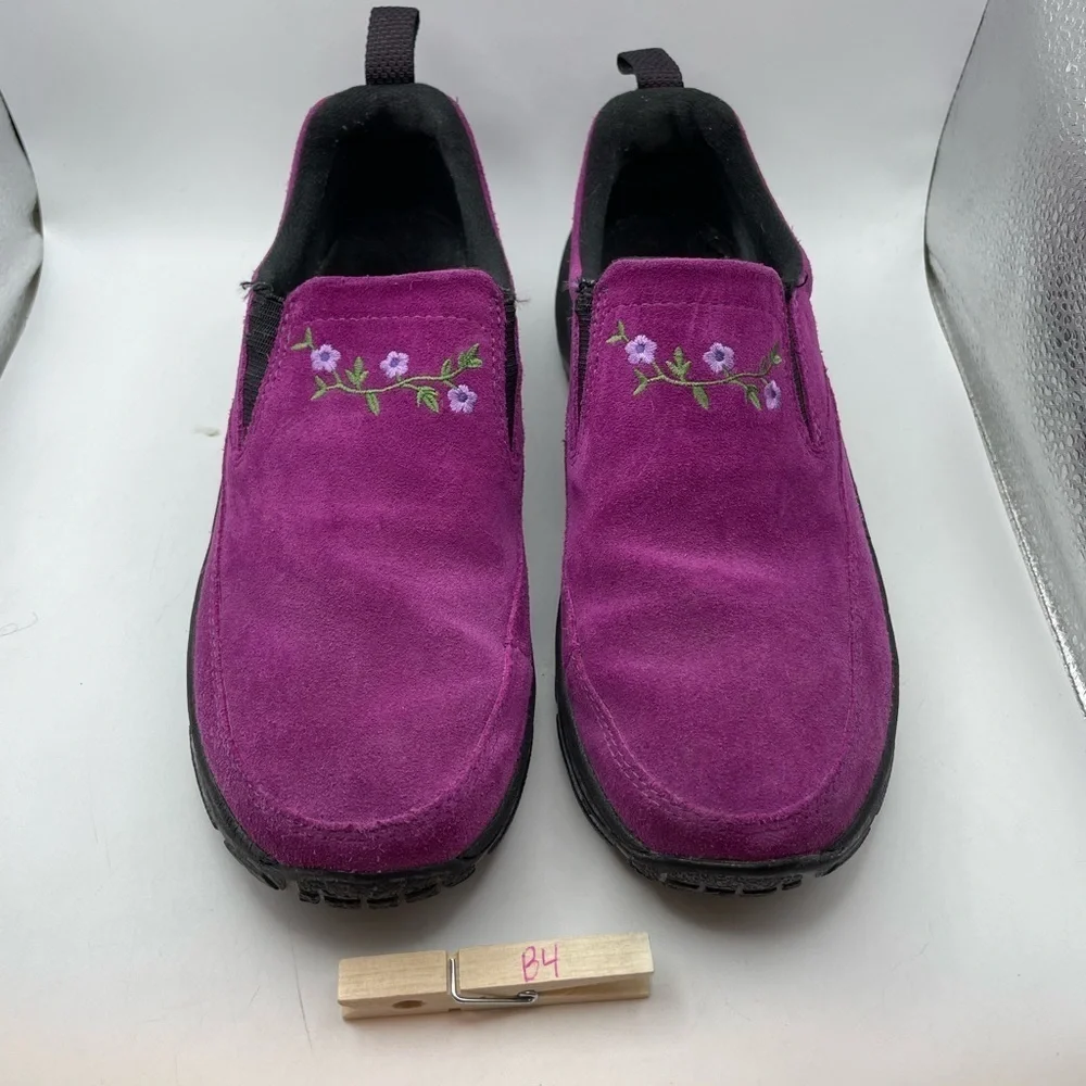 L.L Bean women’s purple slip on floral loafers size 5Y/ women’s 6.5